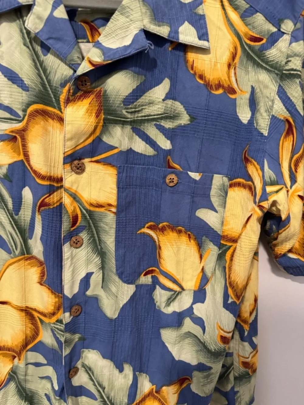 Modern Image Men's Silk Hawaiian Print Short Sleeve Button Up Shirt Size Small